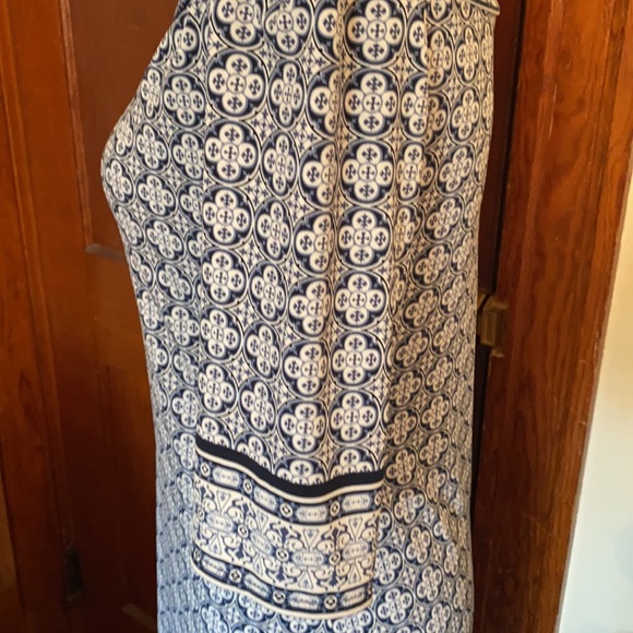 ‼️NWOT Max studio blue and white Patterned sheath dress‼️ - Picture 7 of 11